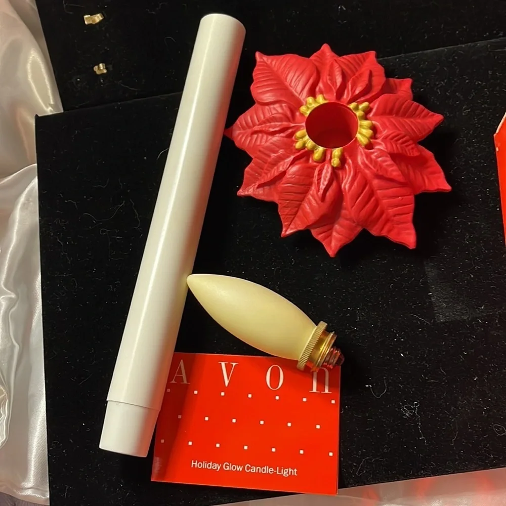 Avon Vintage Collectible Holiday Glow Candle-Light Red Poinsettia Base